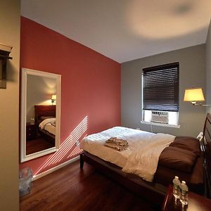 Deluxe Queen Suite
